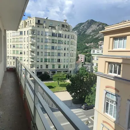 La Clara - Proche Gare & Lit Double Grenoble